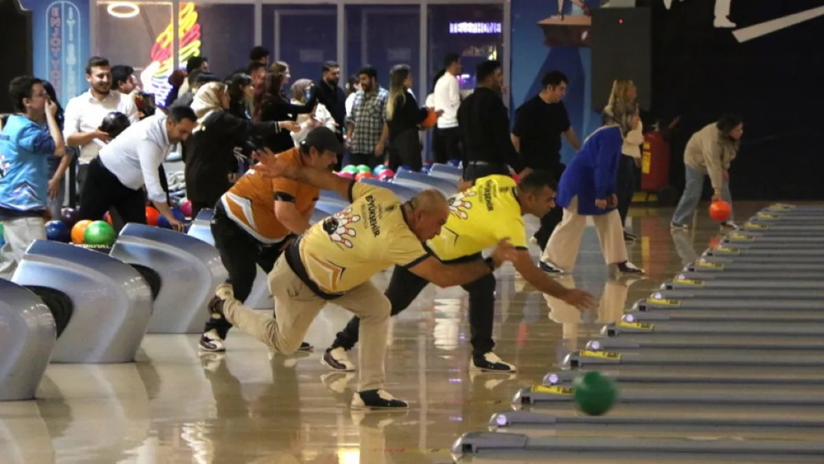 Samsun’da 119 işitme engelli bowling turnuvasında buluştu