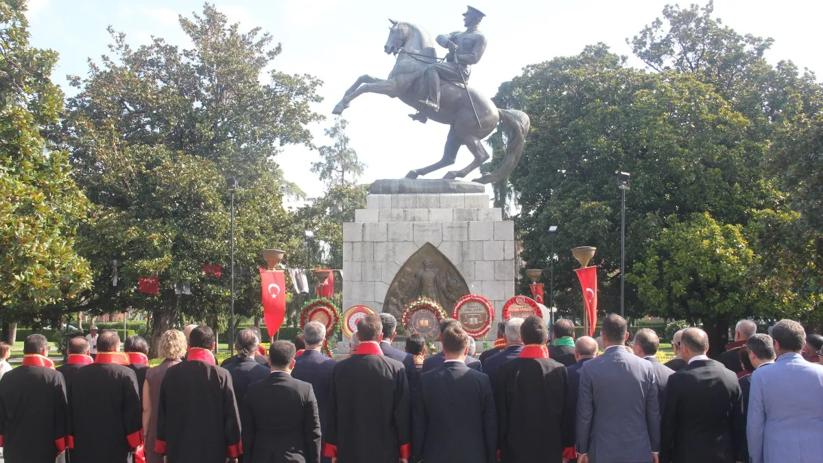 Samsun’da adli yıl açılışı Atatürk Anıtı’nda yapıldı