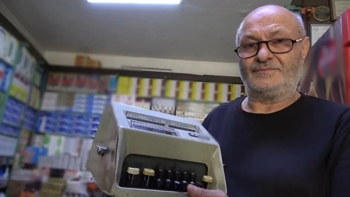 Samsun'da dijital çağa direnen bakkal! 60 yıllık cihazlarla hizmet veriyor