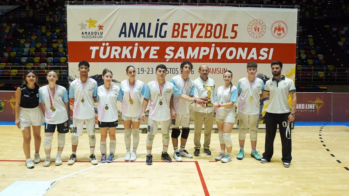 Samsun'da düzenlenen Analig Beyzbol 5 Türkiye Şampiyonası'nda ödüller sahiplerini buldu