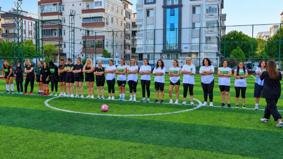 Samsun’da kadınlar halı sahada buluşuyor