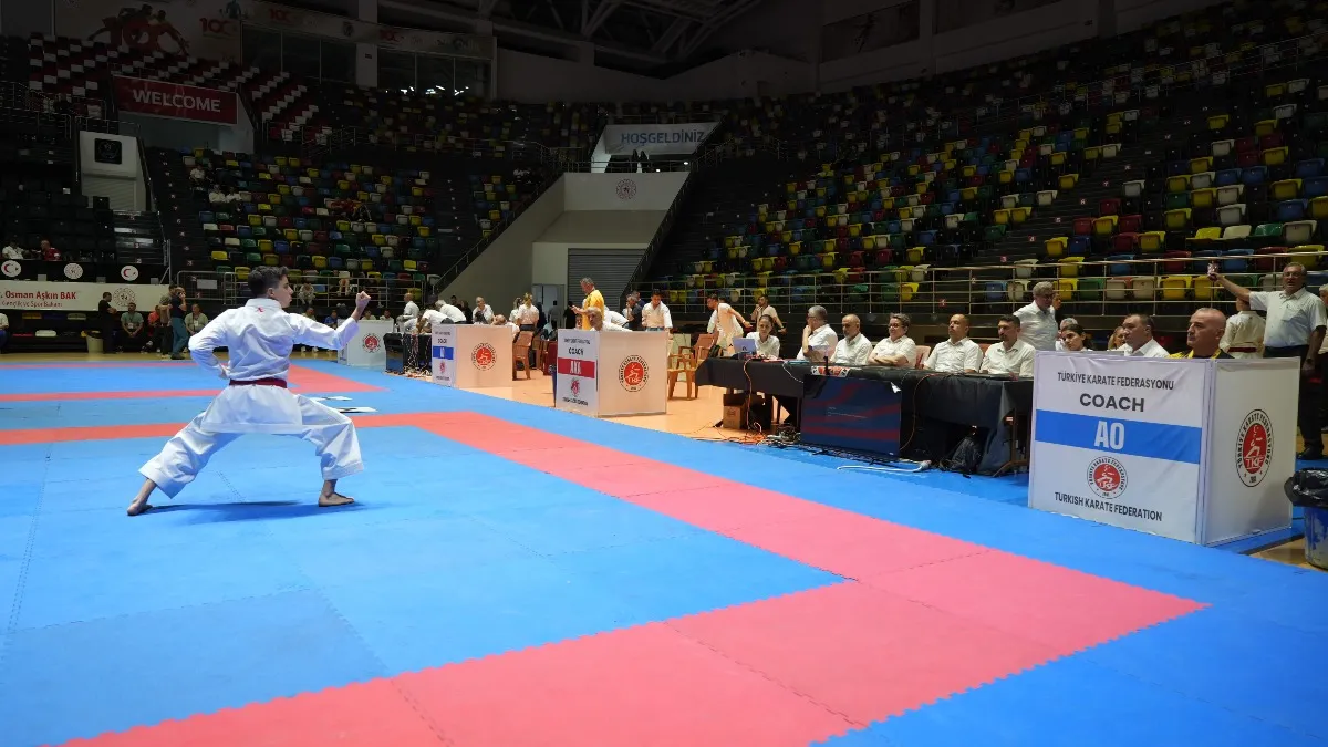 Samsun'da karate şöleni: 1247 sporcu milli takım için tatamiye çıktı