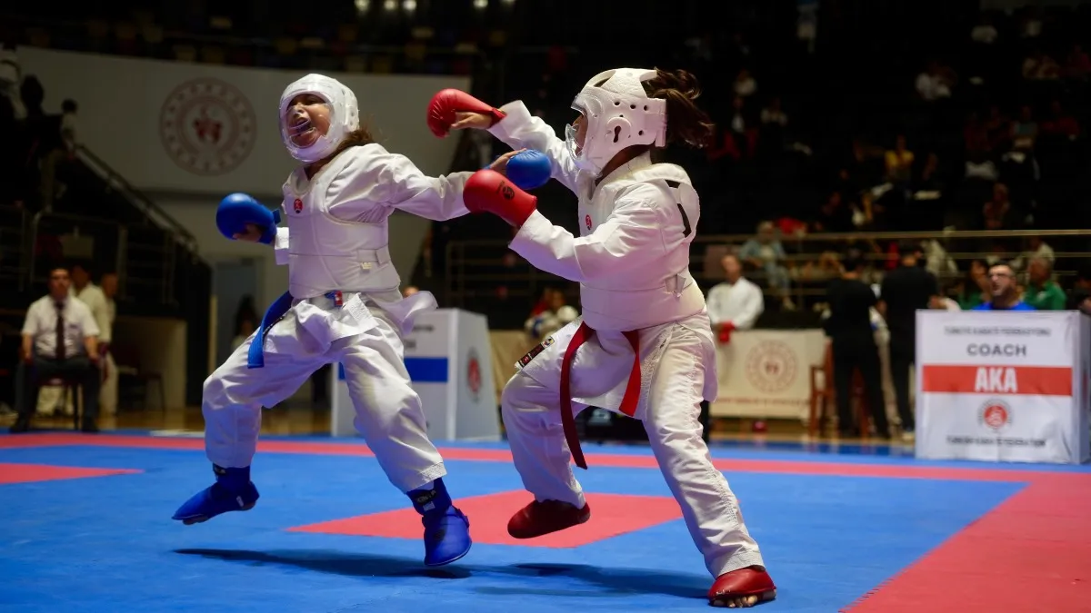 Samsun’da karate şöleni başladı! 7 ülkeden 1.247 sporcu mücadele ediyor