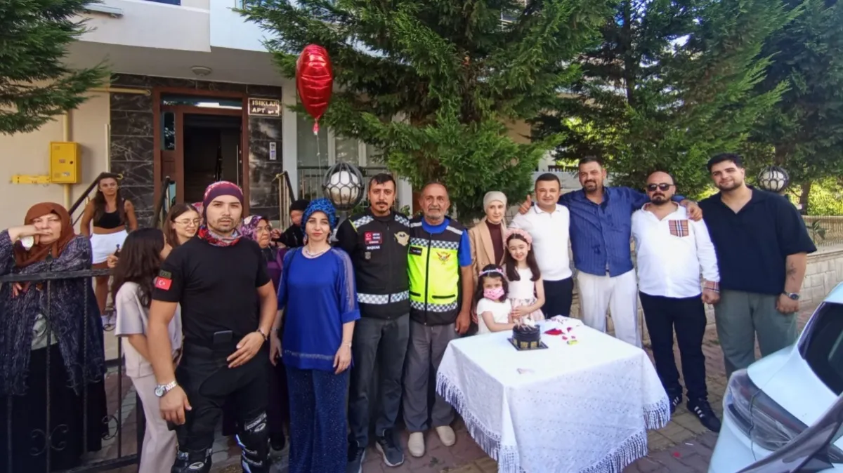 Samsun'da Lösemiyi yenen Berra'ya balonlu kutlama