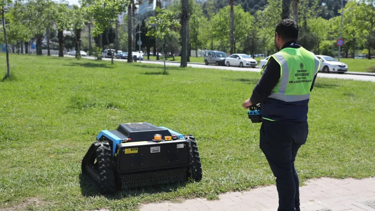 Samsun'da ot biçme robotu göreve başladı!