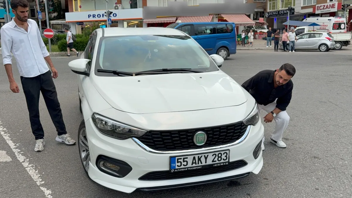 Samsun’da otomobil yayalara çarptı: 2 kadın hastanelik oldu