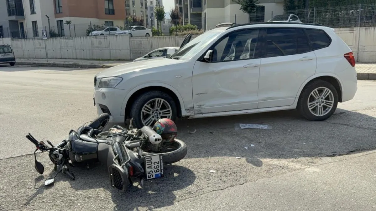 Samsun’da otomobille motosiklet çarpıştı, genç sürücü yaralandı