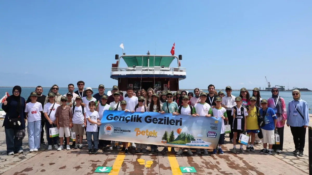 Samsun'da Petek Genç gezi ve kampları başladı