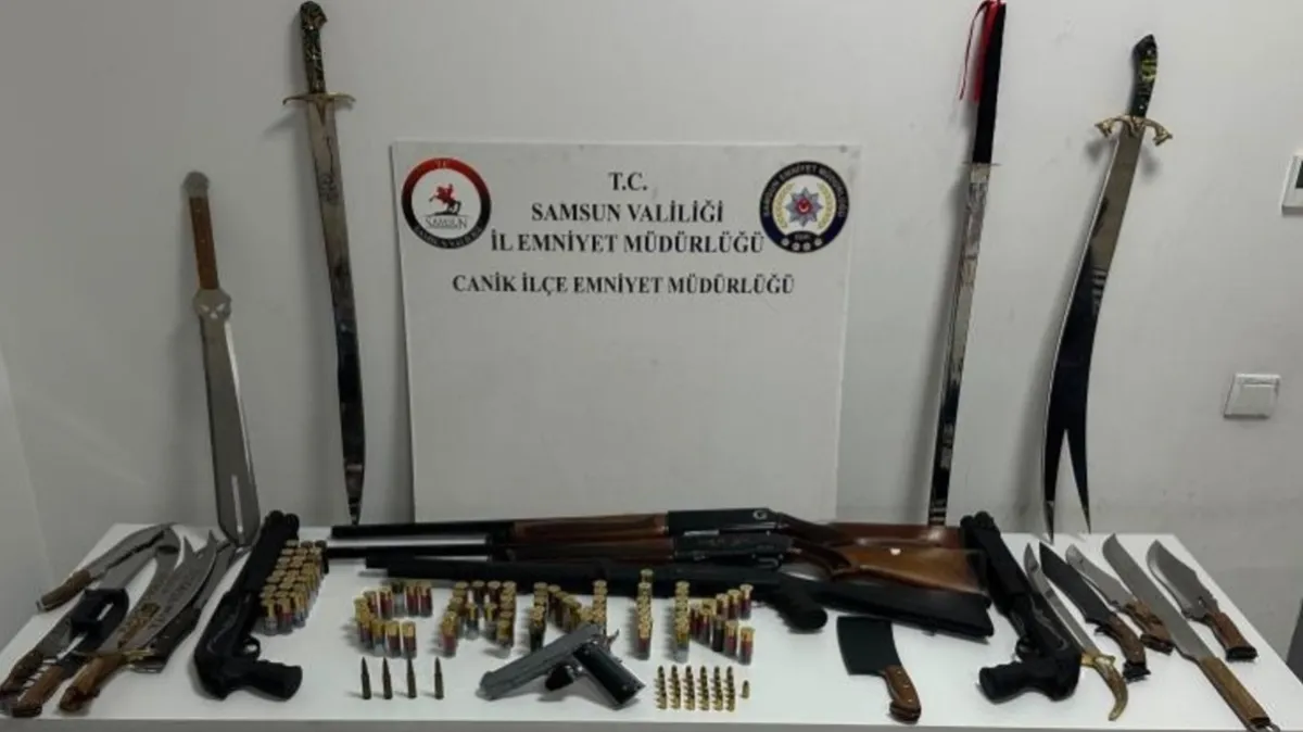 Samsun'da silah ve mühimmat operasyonu: Çok sayıda silah ve fişek bulundu