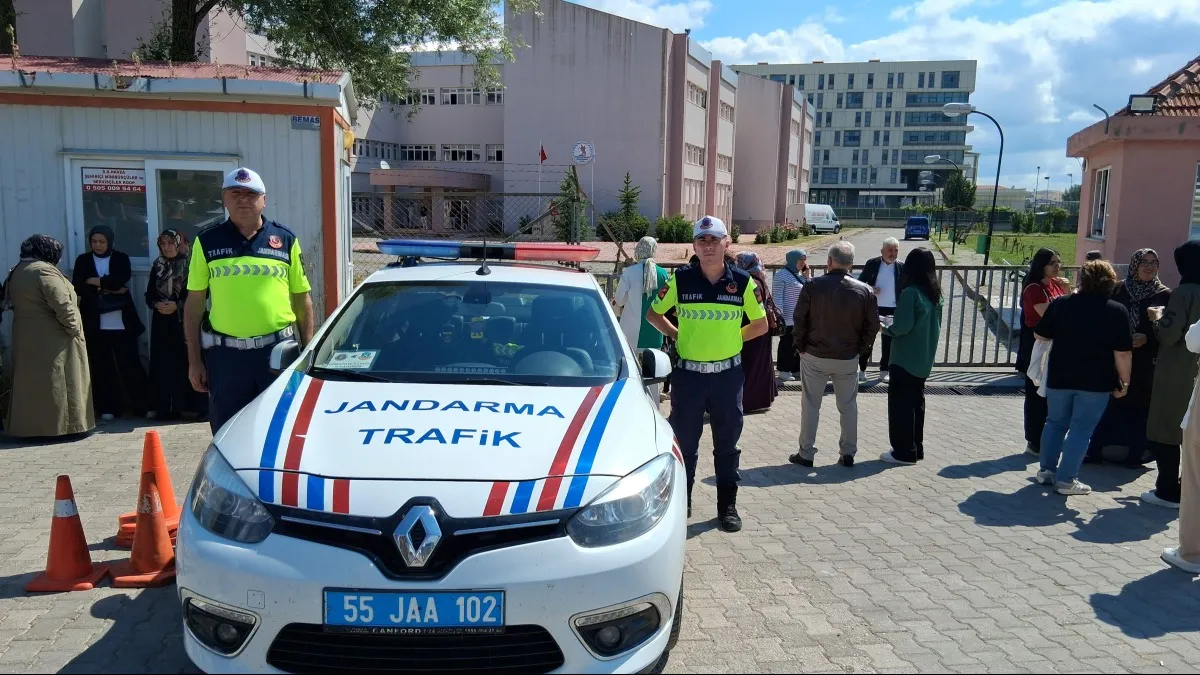 Samsun'da sınav için yanlış binaya giden öğrenciye jandarma yardımcı oldu