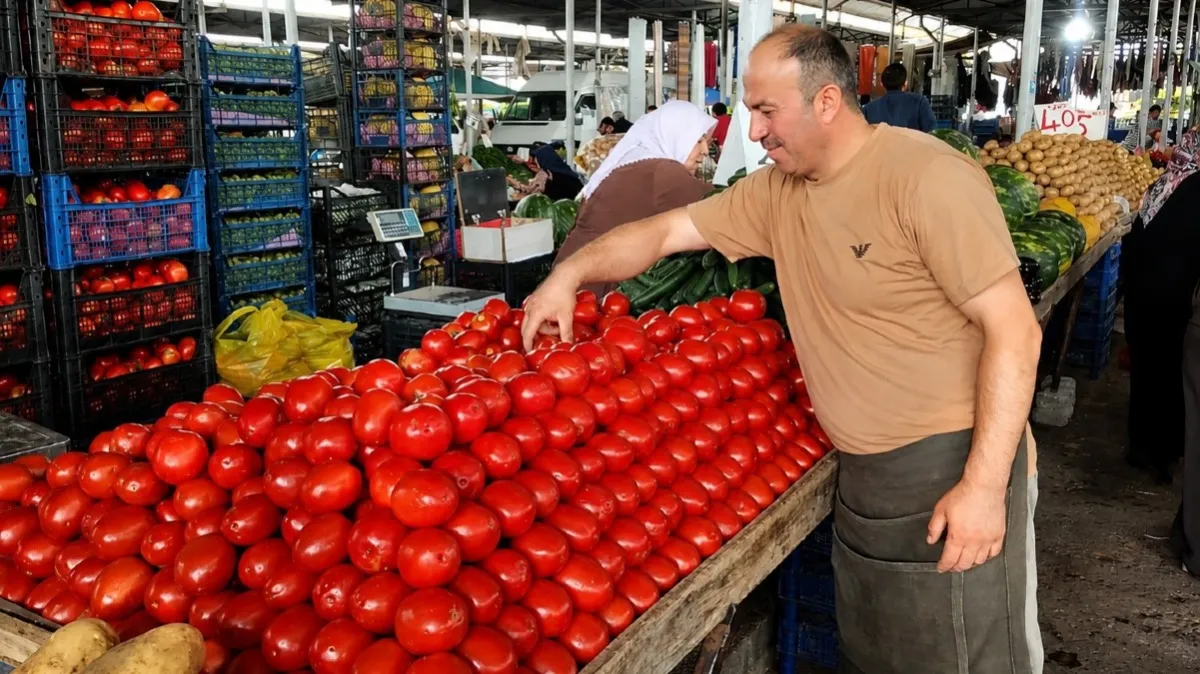 Samsun'da yaz meyve ve sebzeleri tezgahları süsledi