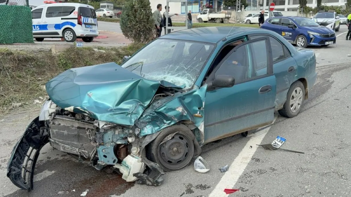 Samsun’da zincirleme kaza: 3 araç birbirine girdi