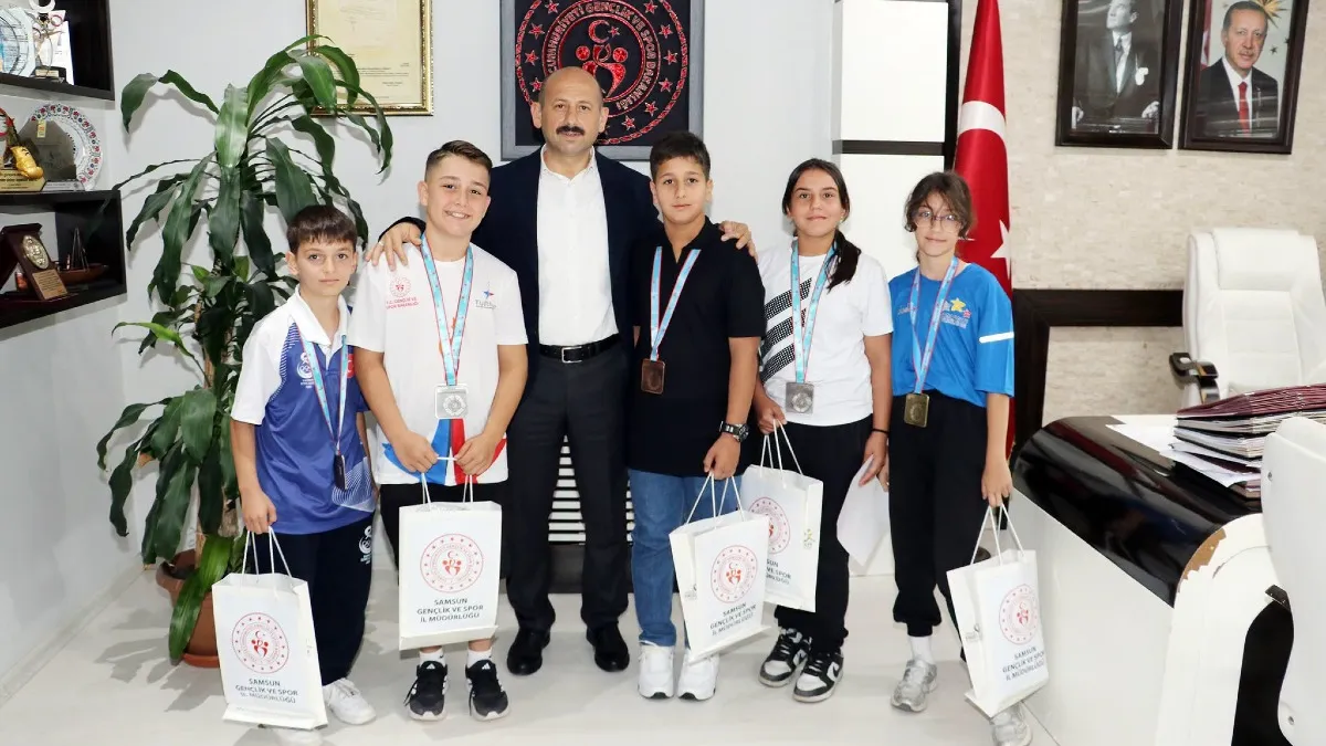 Samsunlu judocular İl Müdürü Dereci’yi ziyaret etti