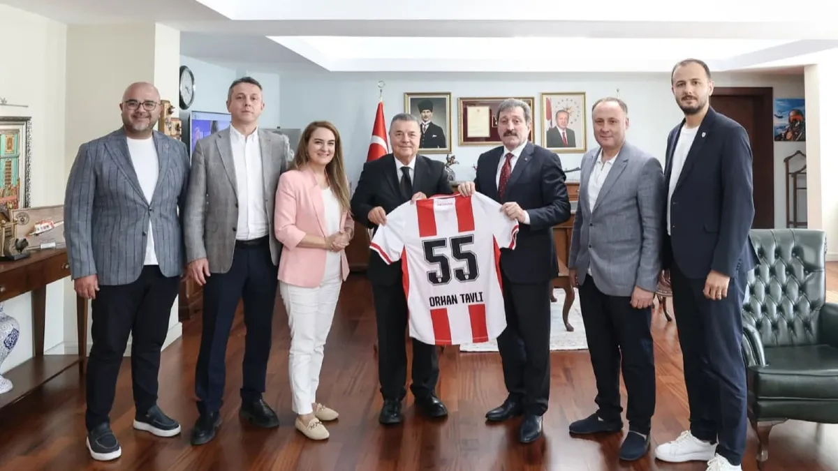 Samsunspor Kulübü yönetiminden, Samsun Valisi Orhan Tavlı’ya ziyaret