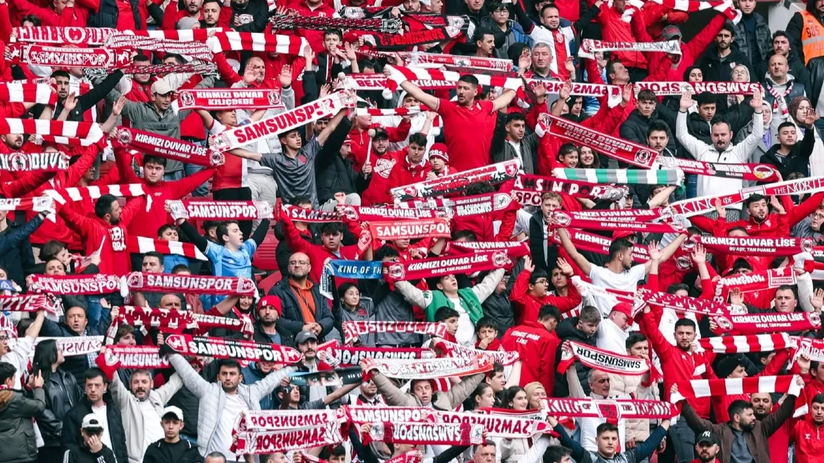 Samsunspor taraftarlarından Arıbaş’a teşekkür, Faruk Aydın’a hoş geldin