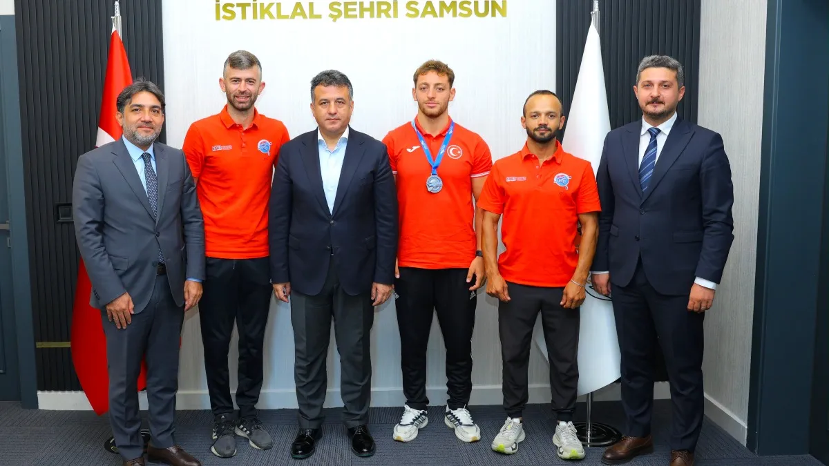 Samsun’un gururu Resul Aydın’a Başkan Doğan’dan tebrik