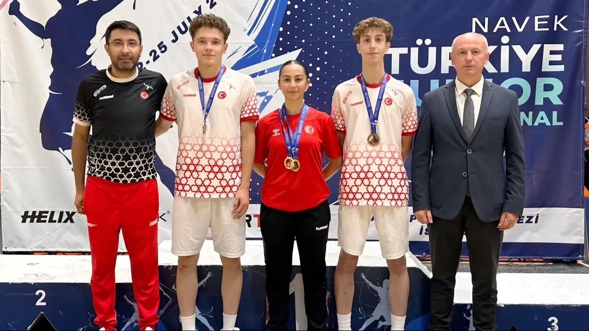 SBB’li badmintoncular milli formayla fark yarattı