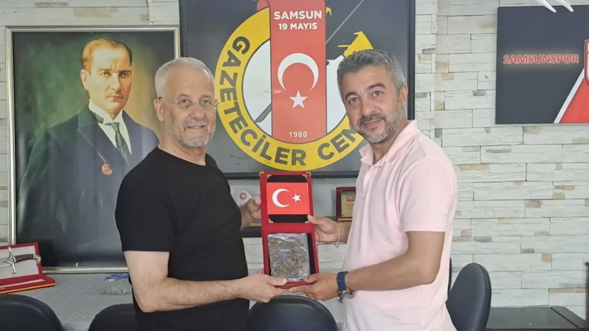 Selanik’ten Samsun’a en anlamlı emanet: Ata toprağı gazetecilere emanet edildi!