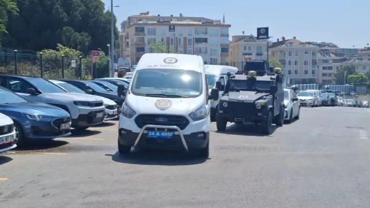 Son dakika | Maltepe'de oto galeri kurşun yağmuruna tutuldu