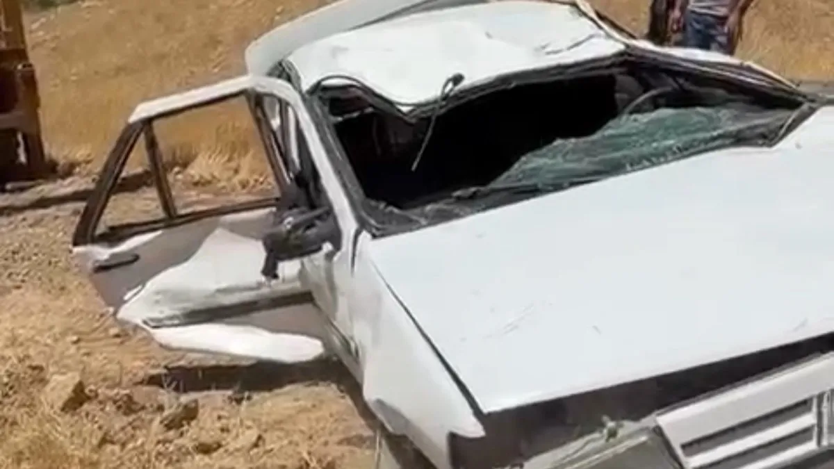 Takla atan otomobil hurda yığınına döndü