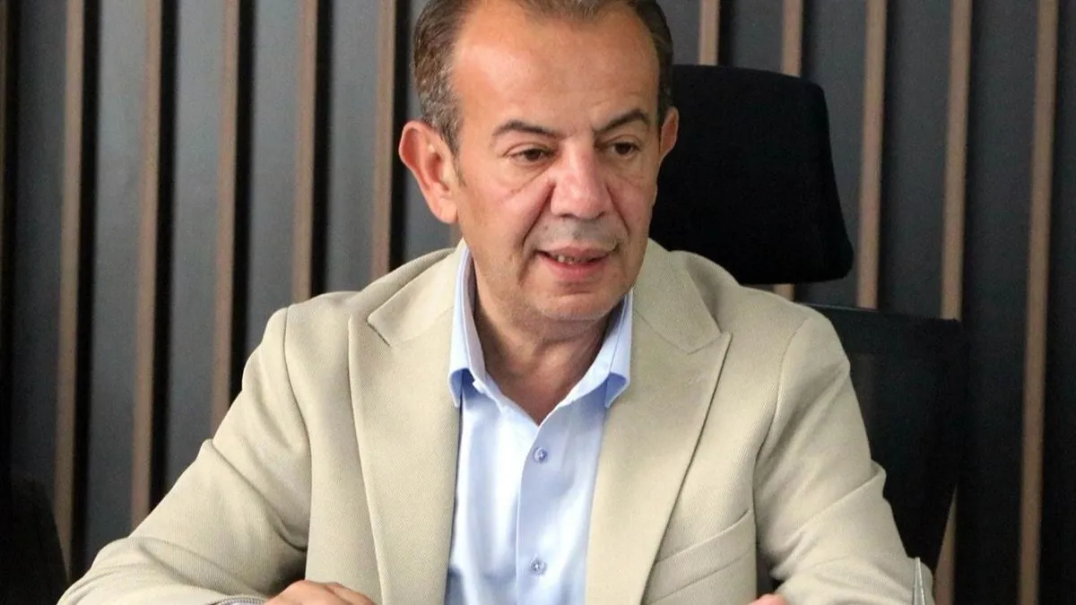 Tanju Özcan, CHP üyeliğinden istifa ettiğini açıkladı