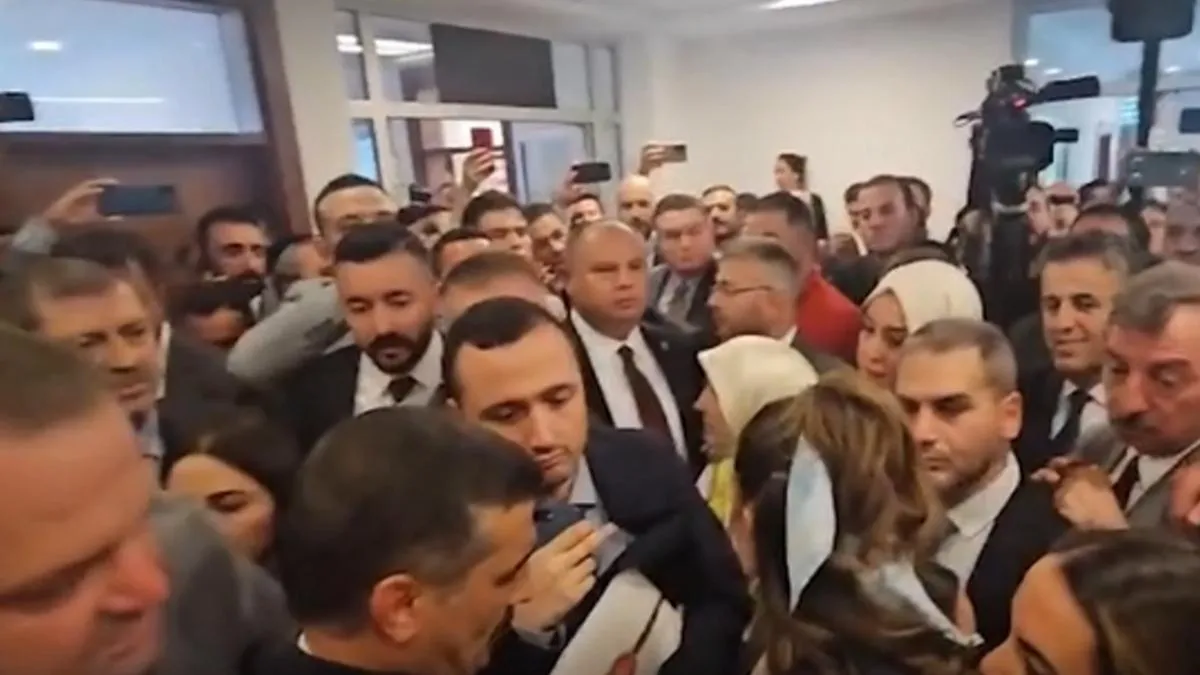 TBMM'de izdiham! Ezilme tehlikesi geçirdiler