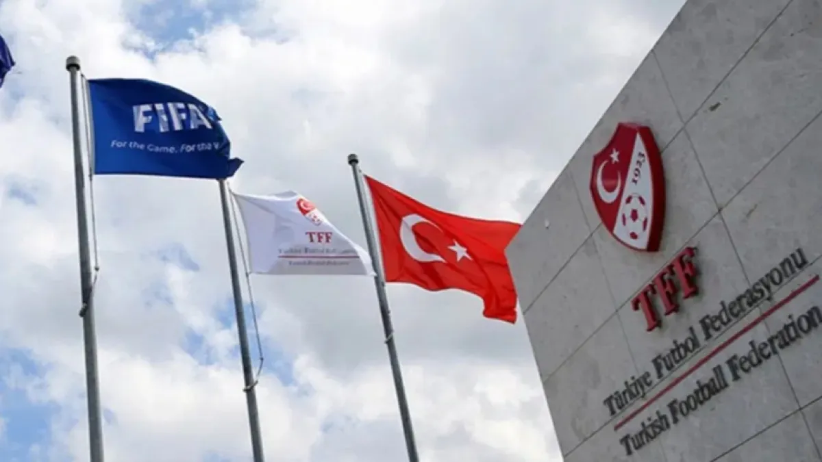 TFF heyeti ülkeye alınmadı: Büyük kriz