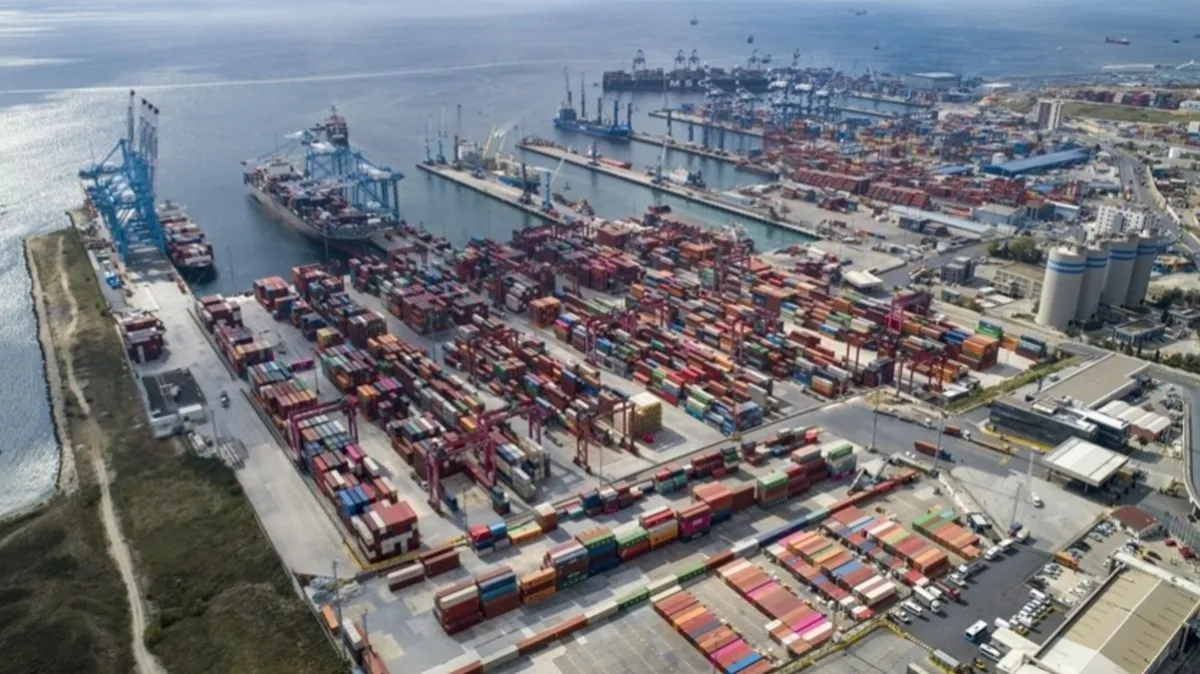 Türk lirasıyla dış ticaret 6 ayda 773 milyar liraya yaklaştı