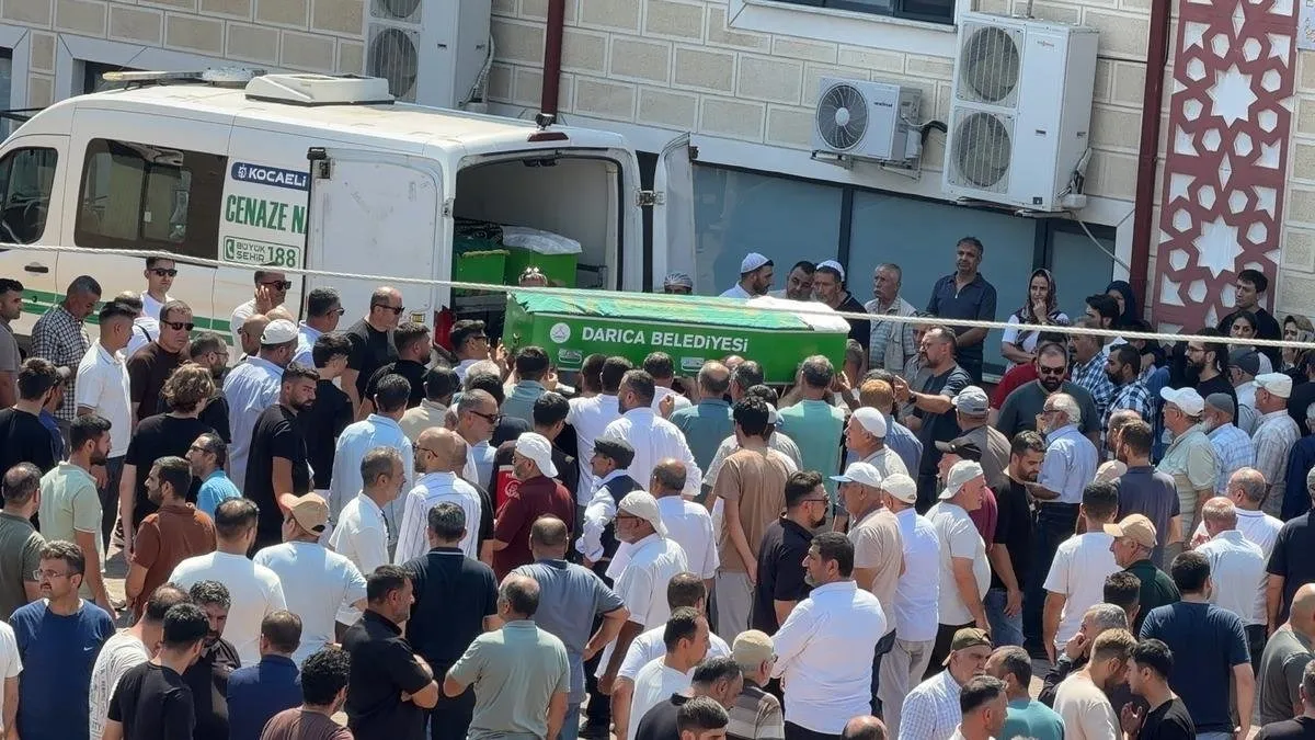 Türkiye’yi kahreden olayda 3 kardeş son yolculuğuna uğurlandı
