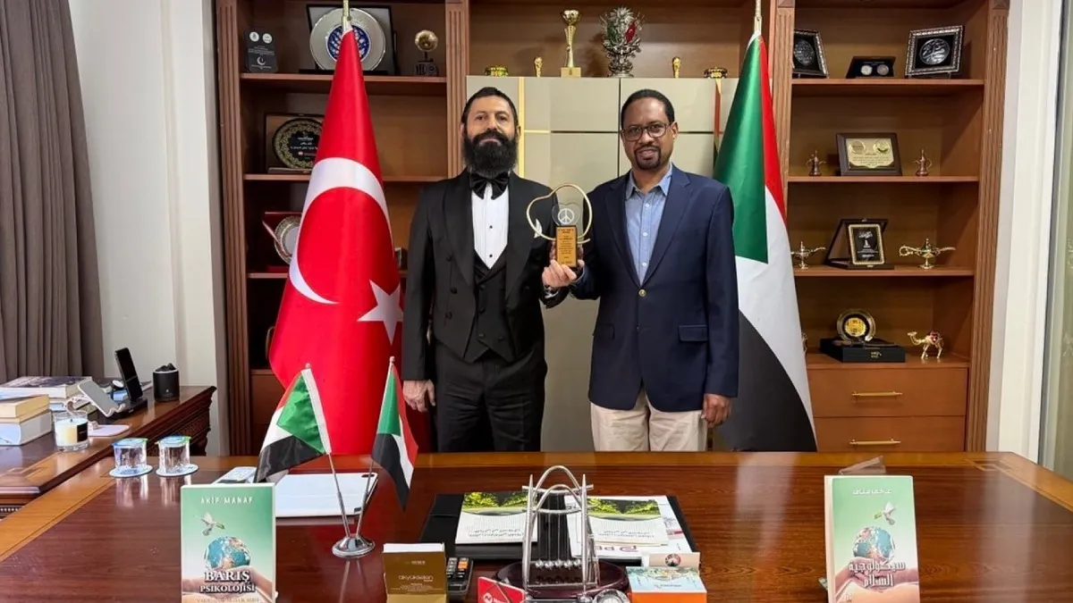 TURSUD’dan Akif Manaf’a Sudan-Türkiye Barış Ödülü
