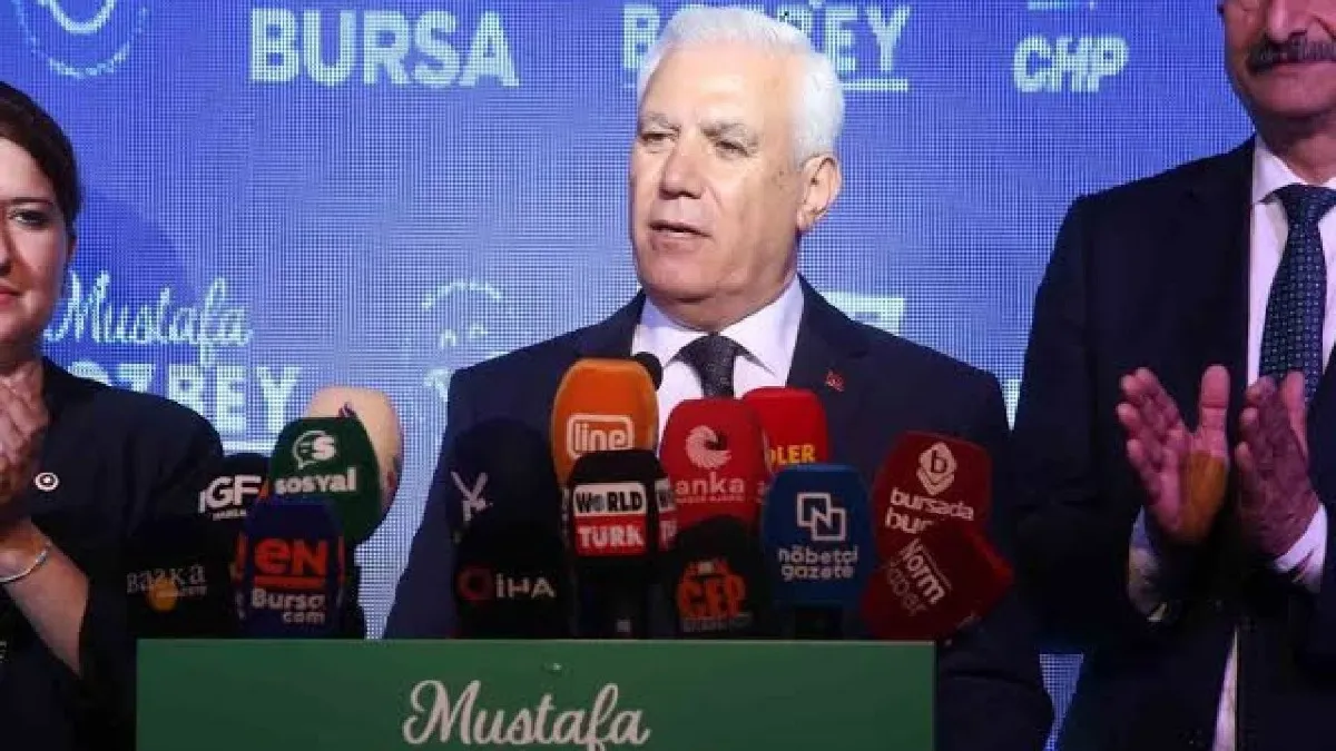 Tutuklu başkandan istifa kararı