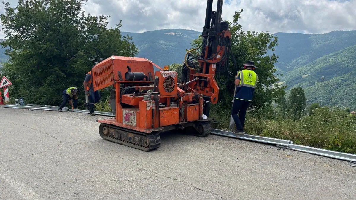 Yakakent’te dev grup yoluna bariyerli güvenlik