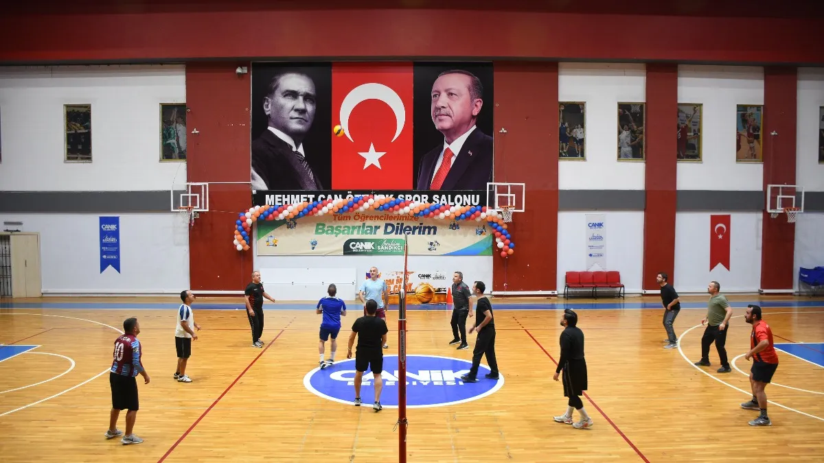 Yeşilay Samsun’dan bağımlılığa karşı voleybol maçı
