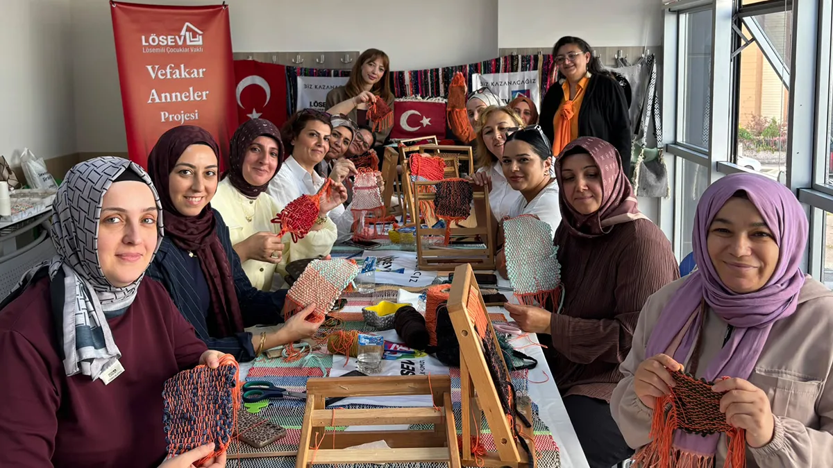 Samsun'da kanserle mücadele eden çocukların annelerine LÖSEV'den moral desteği