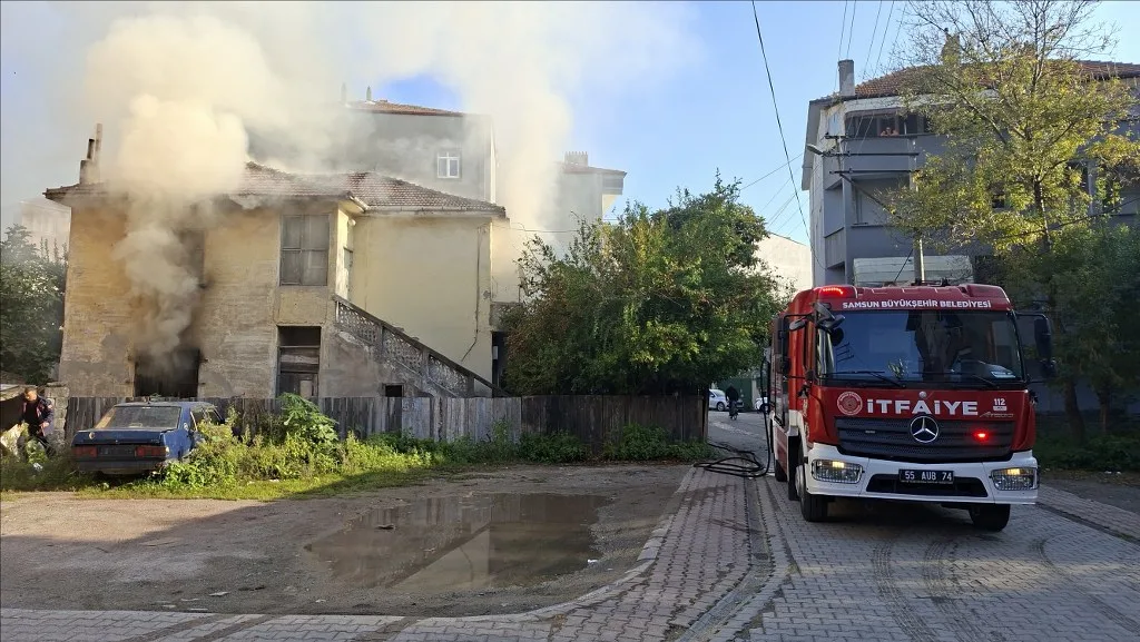 Samsun'da faciadan dönüldü! Binada çıkan yangın söndürüldü