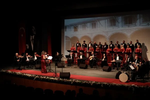 Samsun Devlet Klasik Türk Müziği Korosu "1923'ten Sonsuza" konseri verdi