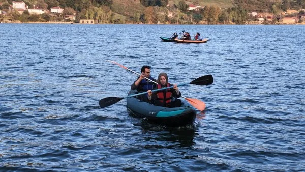 Samsun'da Kızılırmak üzerinde kano keyfi: Kış yaklaşsa da ilgi sürüyor
