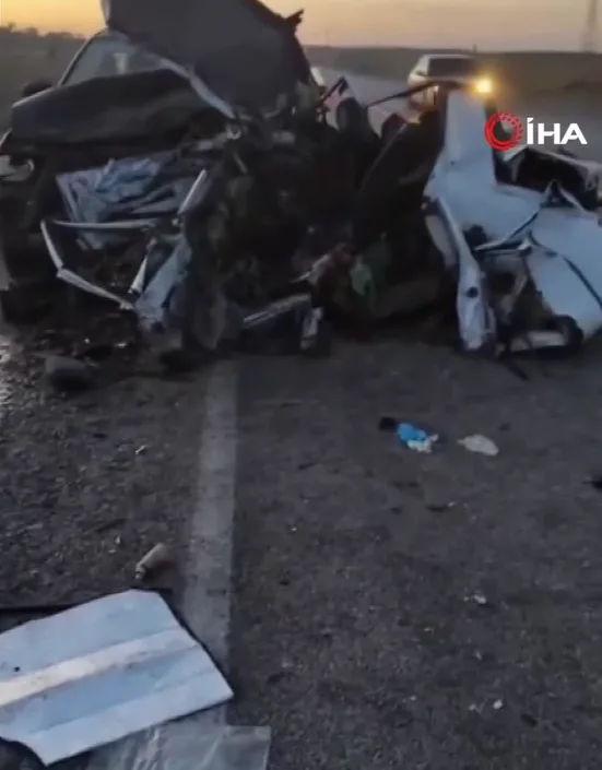 Otomobil ile pikap çarpıştı: 1 ölü, 2 yaralı