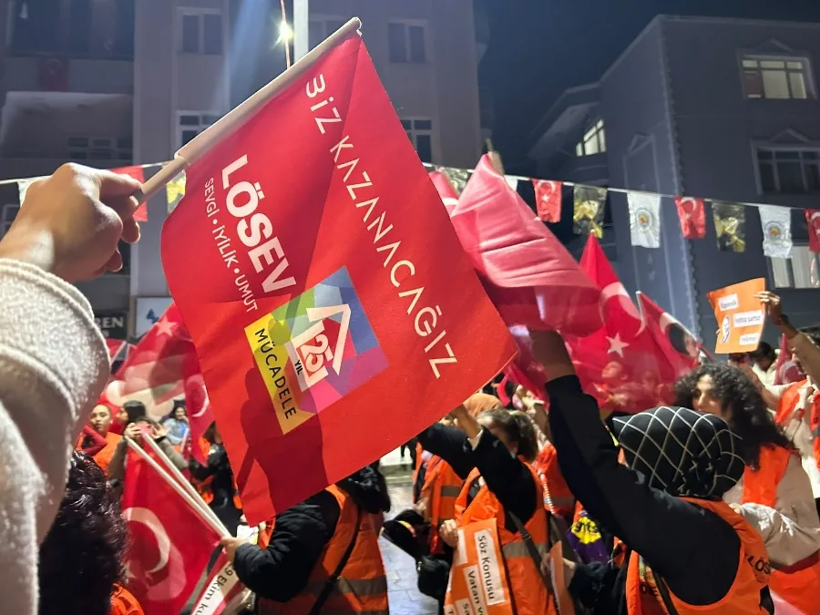 LÖSEV Samsun'dan 29 Ekim'e özel kutlama: 29 metrelik Türk bayrağı açıldı - 5