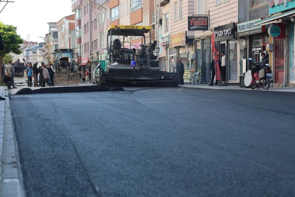 Vezirköprü'de sıcak asfalt çalışması