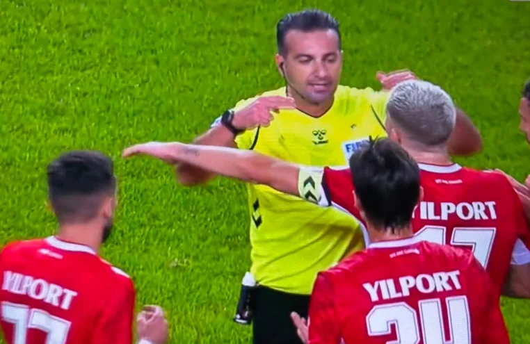 Deniz Ateş Bitnel'den Samsunspor-Amedspor maçı sonrası hakem tepkisi: Futbolu bildiğine emin miyiz? - 4