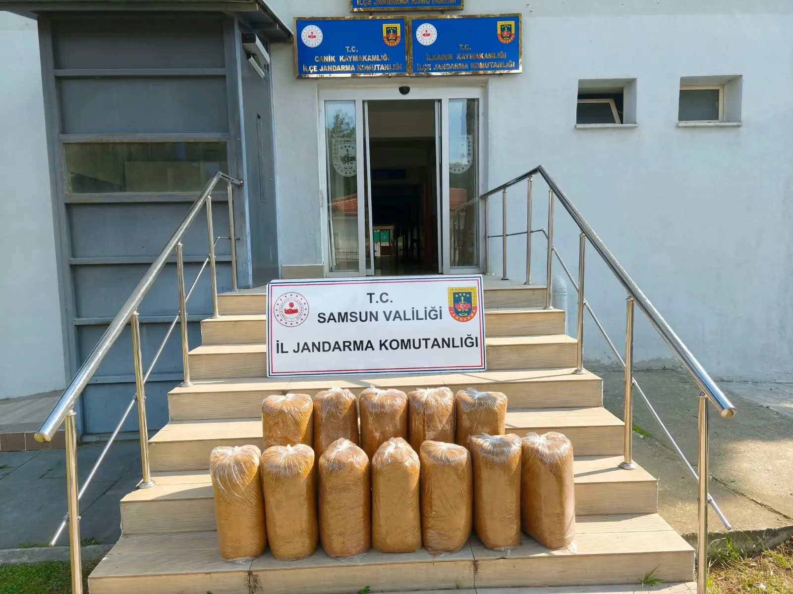 Samsun'da tütün operasyonu! Araçtan 60 kilo çıktı
