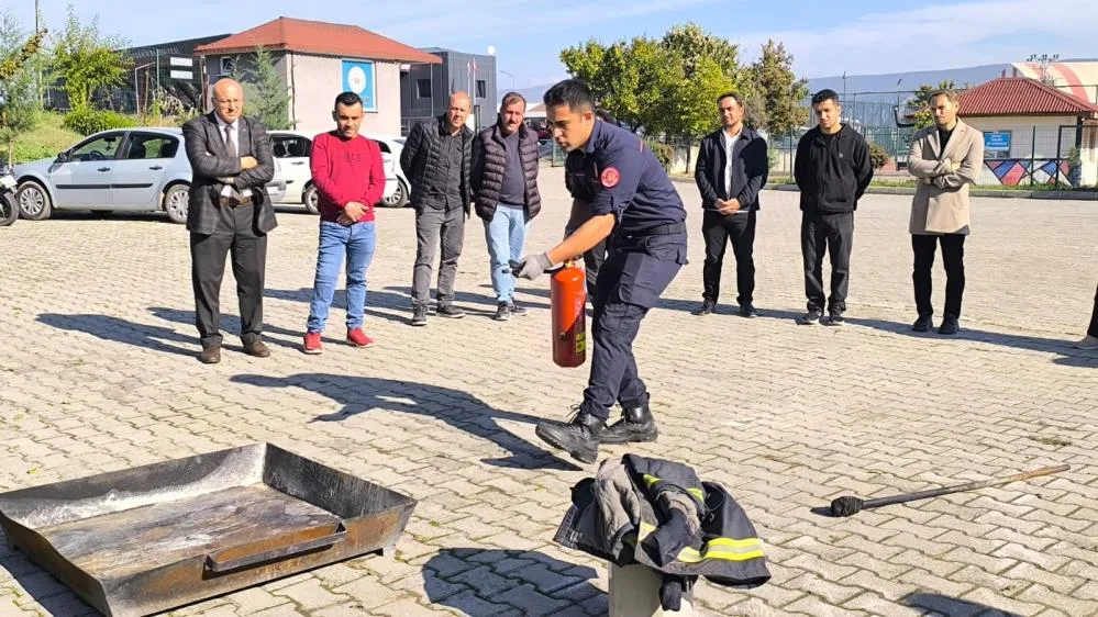 Vezirköprü’de personele yangın söndürme eğitimi ve tatbikatı