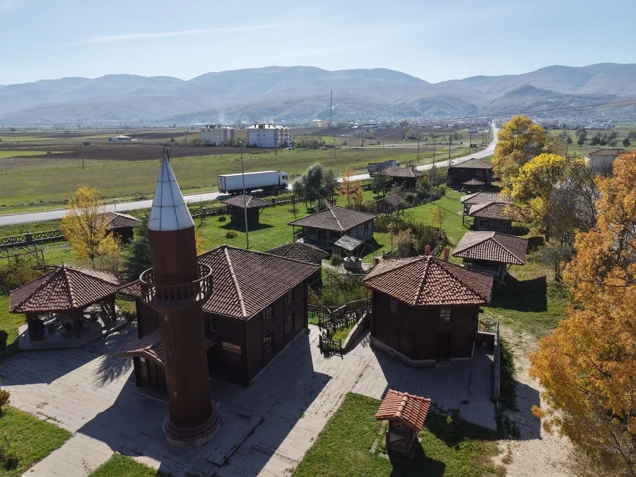 Samsun'da odun diye satılan 300 yıllık cami! 50 lirayla kurtarıldı