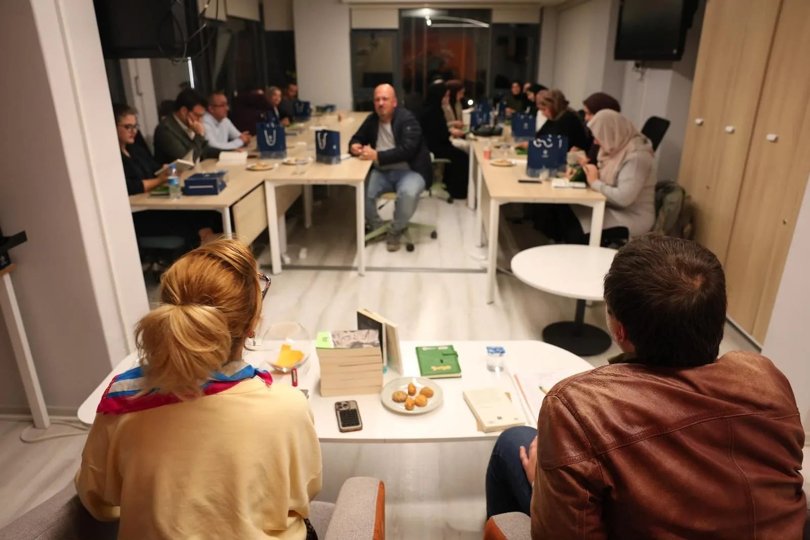 Samsun'da kitap tutkunları Petek Genç'te buluşuyor