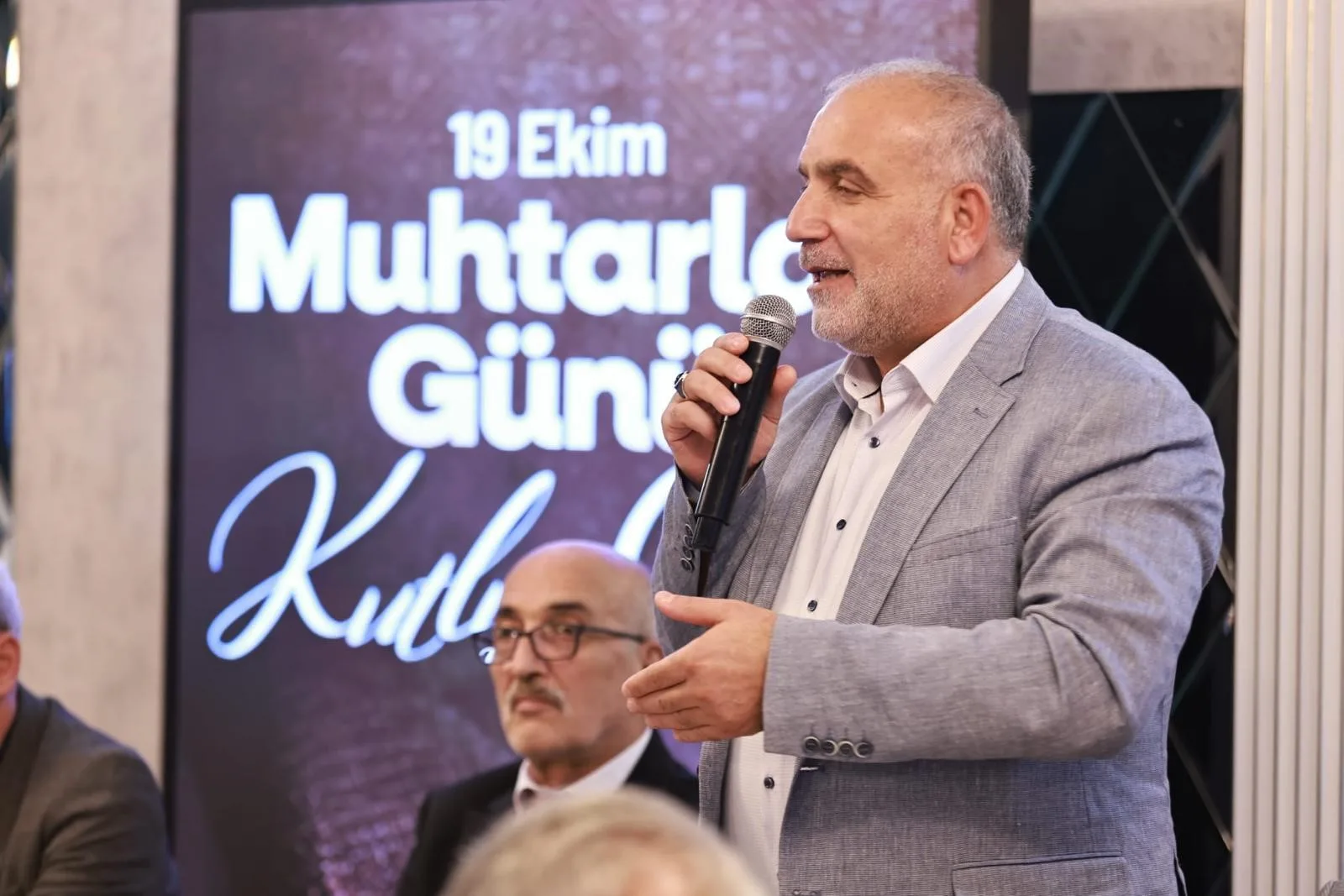 Canik Belediye Başkanı İbrahim Sandıkçı'dan muhtarlara özel jest!