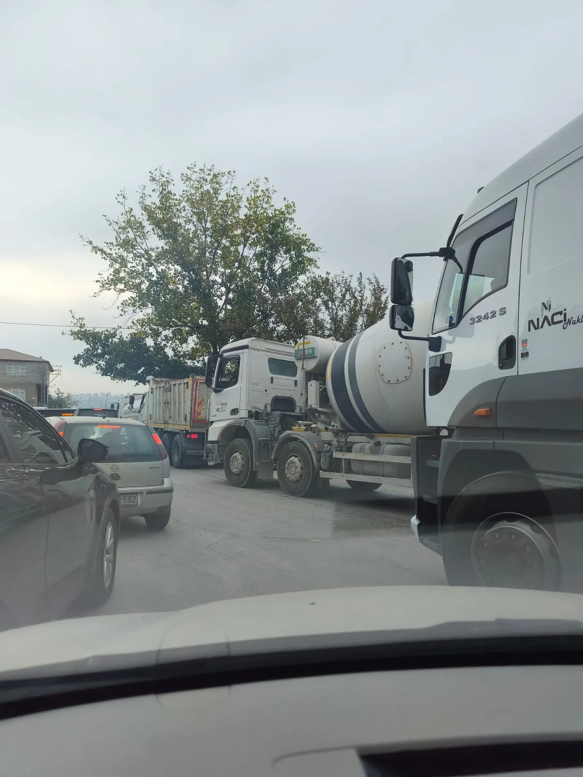 Samsun'da ağır tonajlı araçlar trafiği felç etti