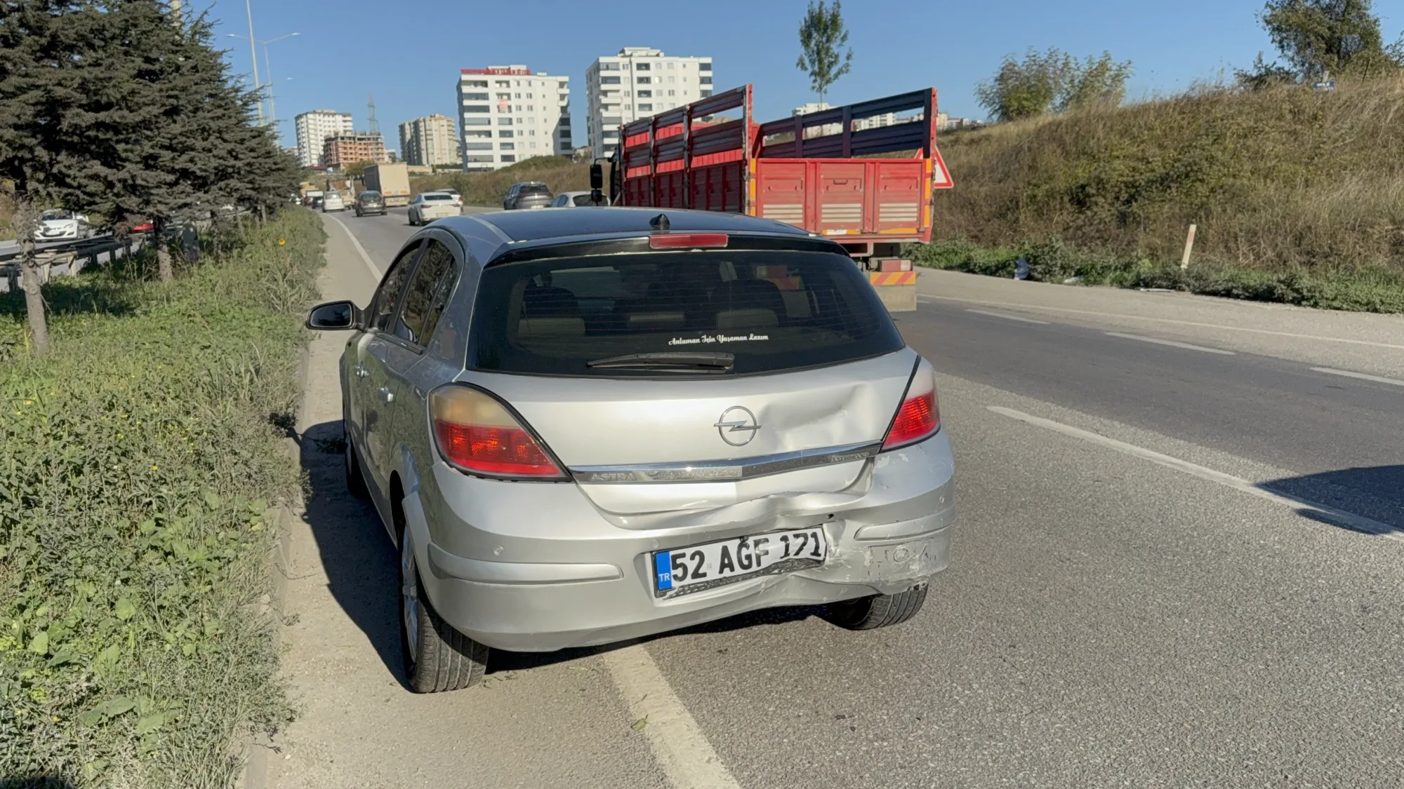 Samsun'da çevre yolunda kaza! İki otomobil çarpıştı