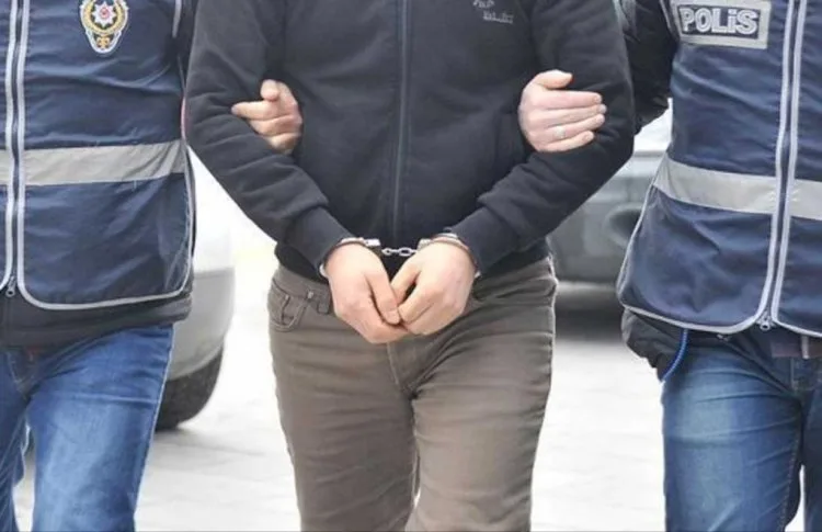 Samsun'da iki ayrı ilçede aranan 2 kişi yakalandı