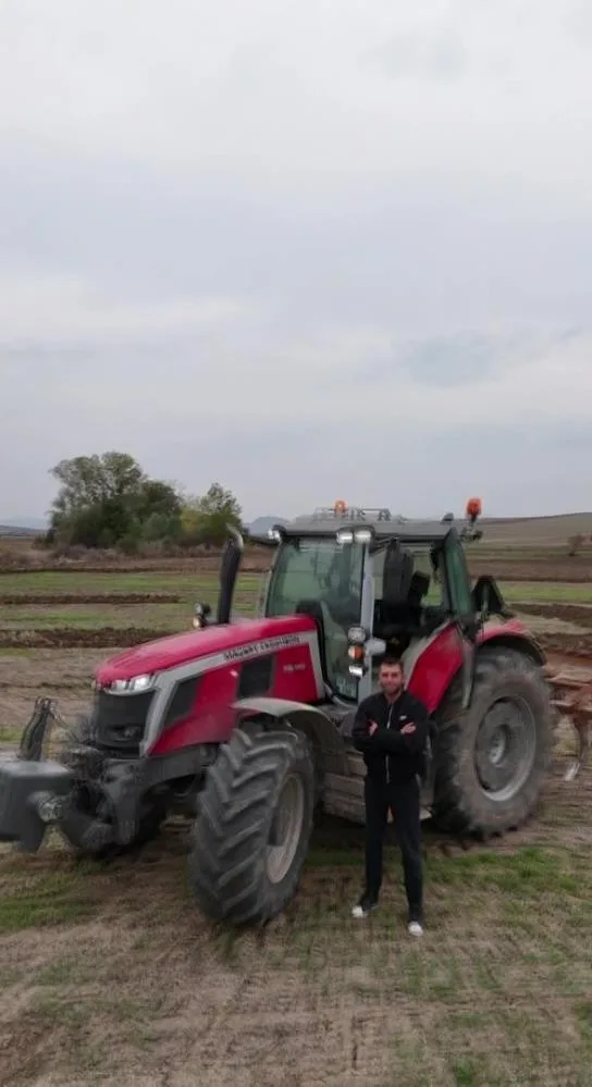 Amasyalı çiftçiden anlamlı hareket, tarlasına yazdı